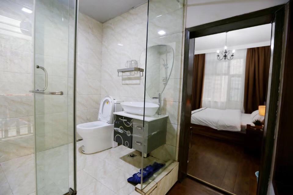 Fenghuang Little Bear Family Guest House Exterior foto